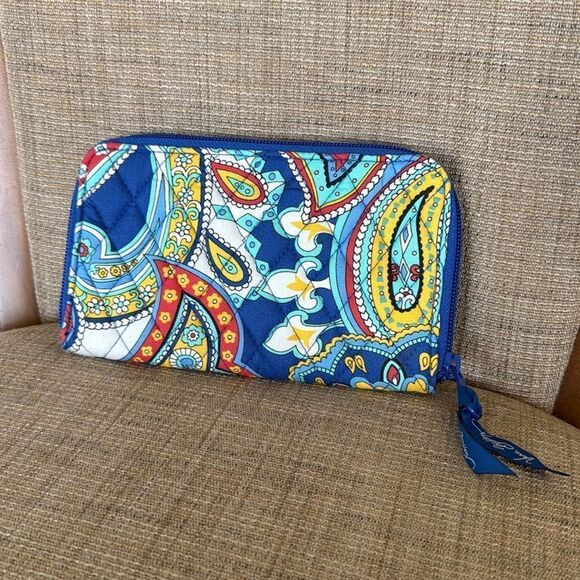 Vera Bradley Wild Saddle Up wallet - Picture 3 of 6